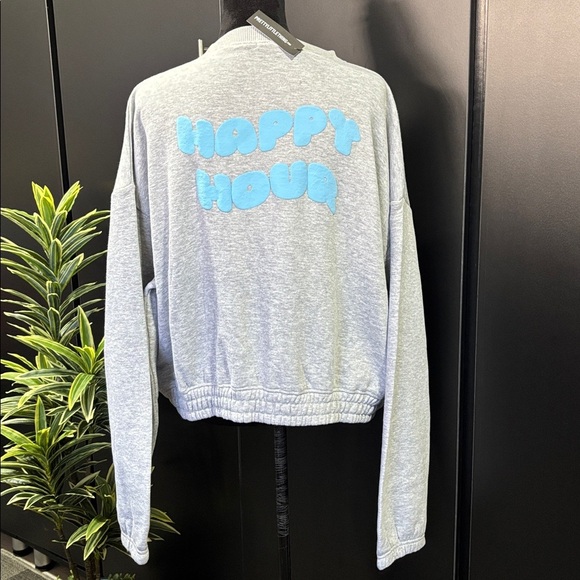 PrettyLittleThing Oversized, happy hour logo front/back gray marl sweatshirt - Picture 6 of 12